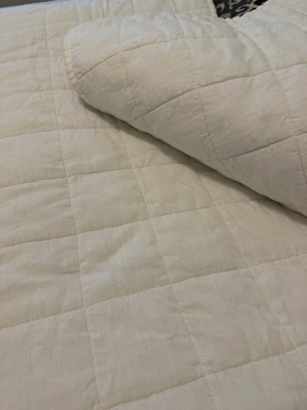 Quince King size linen box stitched quilt and shams.  White.  Gently used.